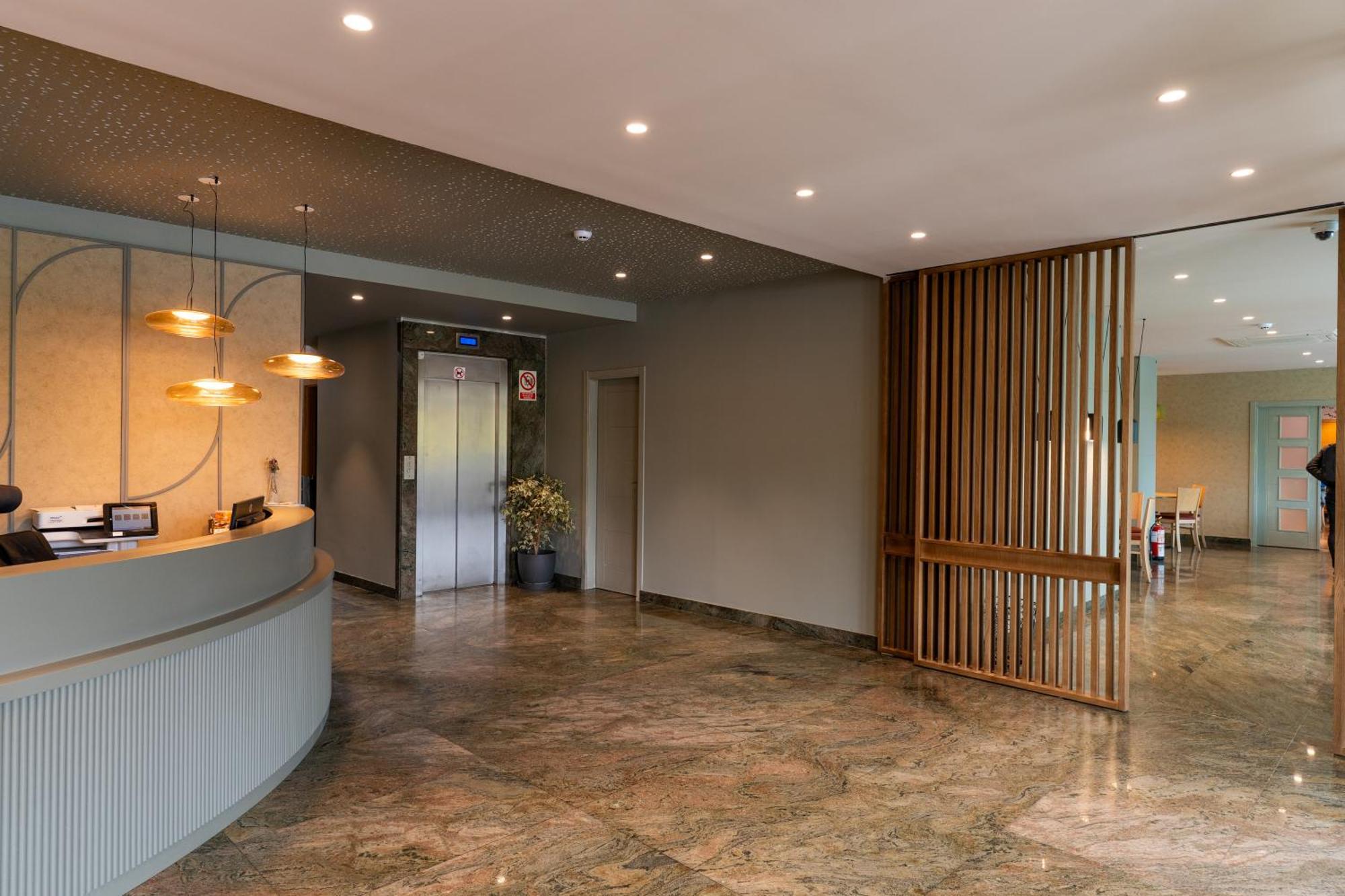 הוזנאיו Hotel Los Pasiegos מראה חיצוני תמונה