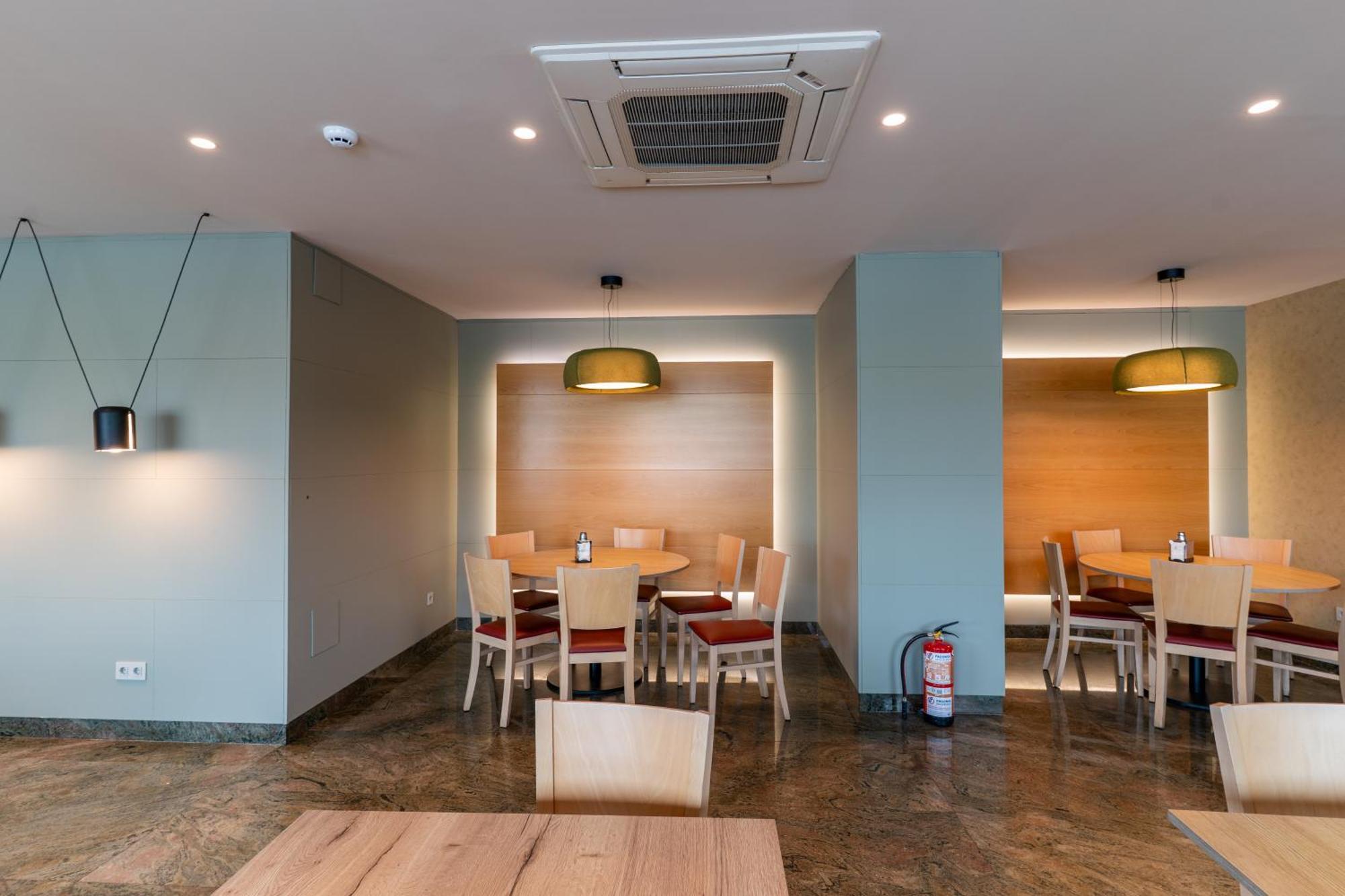 הוזנאיו Hotel Los Pasiegos מראה חיצוני תמונה