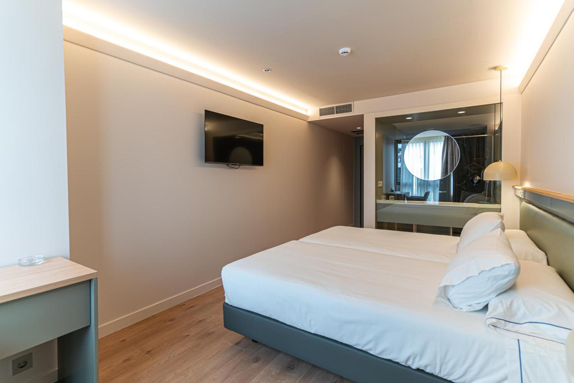 הוזנאיו Hotel Los Pasiegos מראה חיצוני תמונה